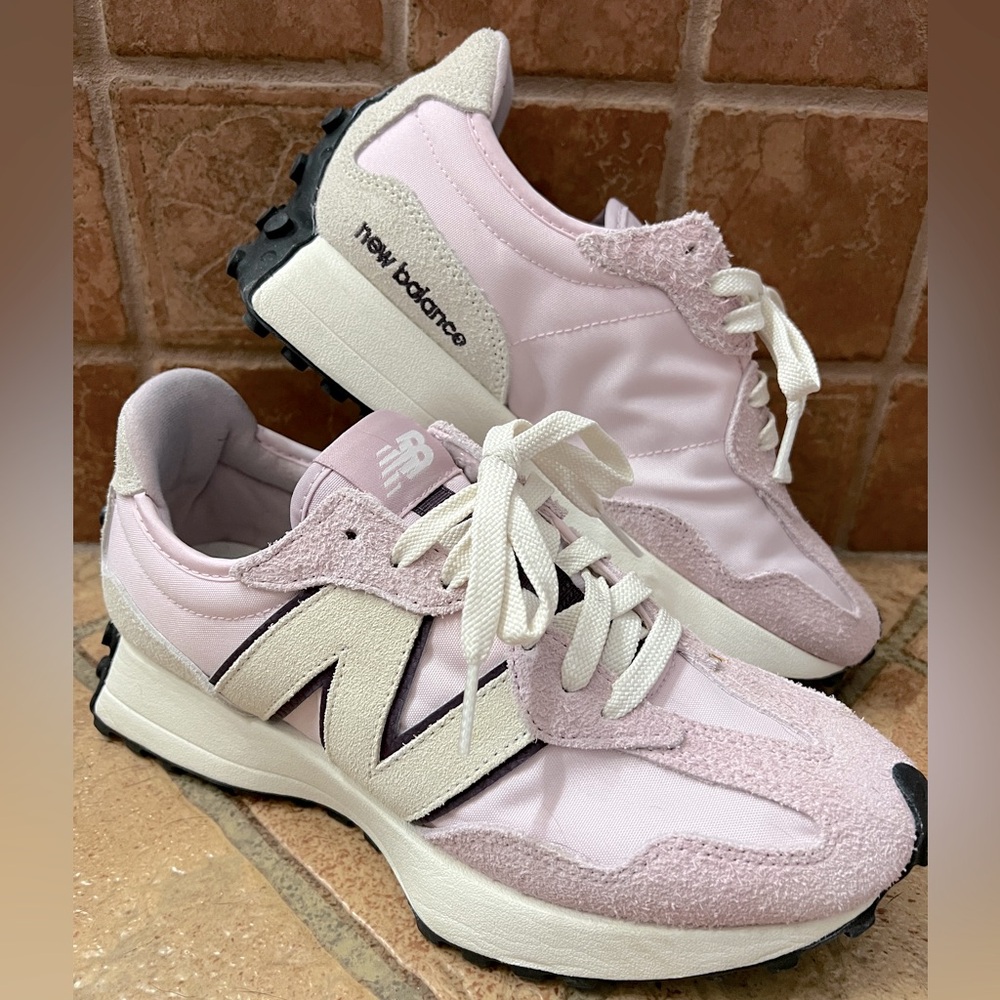 New Balance Women's Pink Sneakers